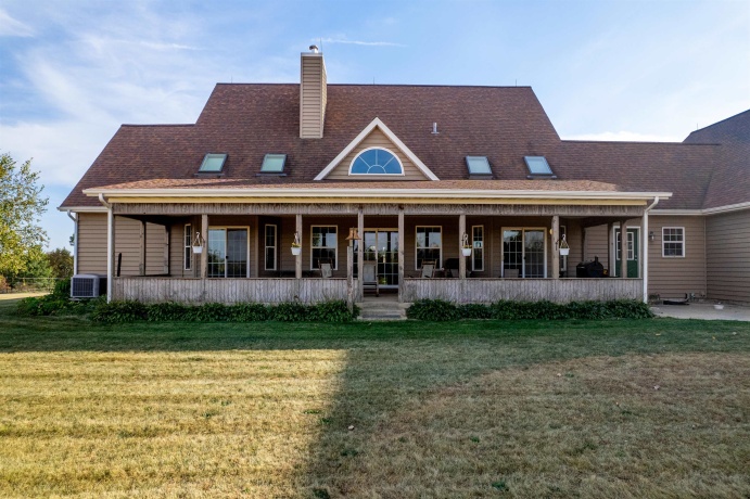 10477 (10 AC) Telegraph, WINNEBAGO, Illinois 61088, 4 Bedrooms Bedrooms, ,3 BathroomsBathrooms,House,For Sale,Telegraph,202506462