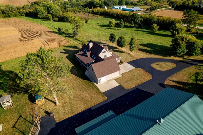 10477 (10 AC) Telegraph, WINNEBAGO, Illinois 61088, 4 Bedrooms Bedrooms, ,3 BathroomsBathrooms,House,For Sale,Telegraph,202506462