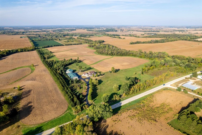 10477 (10 AC) Telegraph, WINNEBAGO, Illinois 61088, 4 Bedrooms Bedrooms, ,3 BathroomsBathrooms,House,For Sale,Telegraph,202506462