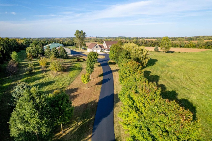 10477 (10 AC) Telegraph, WINNEBAGO, Illinois 61088, 4 Bedrooms Bedrooms, ,3 BathroomsBathrooms,House,For Sale,Telegraph,202506462