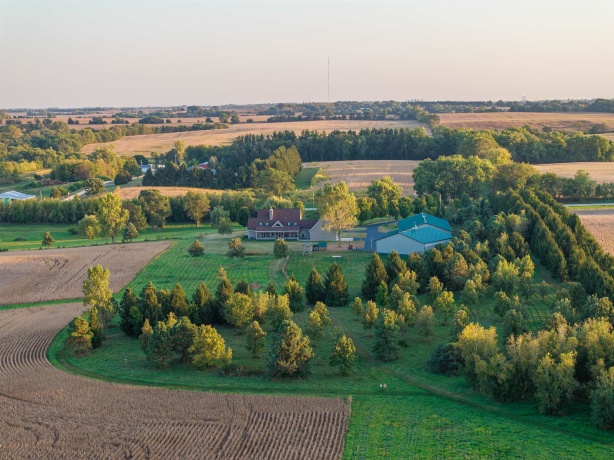 10477 (10 AC) Telegraph, WINNEBAGO, Illinois 61088, 4 Bedrooms Bedrooms, ,3 BathroomsBathrooms,House,For Sale,Telegraph,202506462