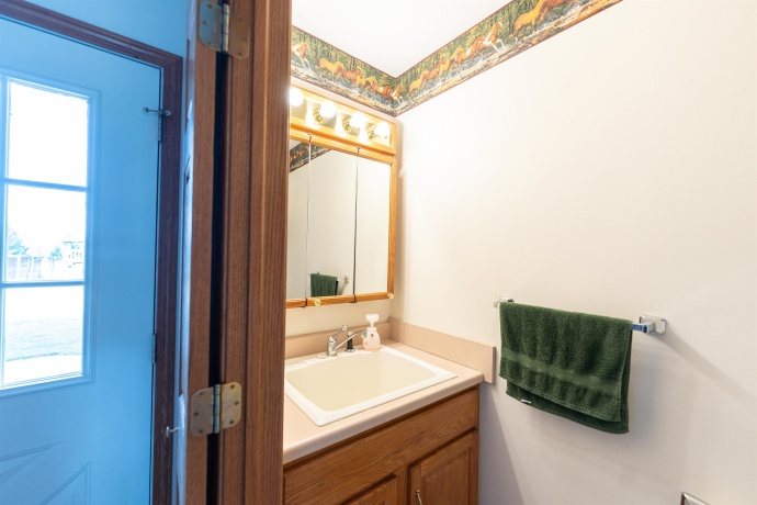 10477 (80 AC) Telegraph, WINNEBAGO, Illinois 61088, 4 Bedrooms Bedrooms, ,3 BathroomsBathrooms,House,For Sale,Telegraph,202506464