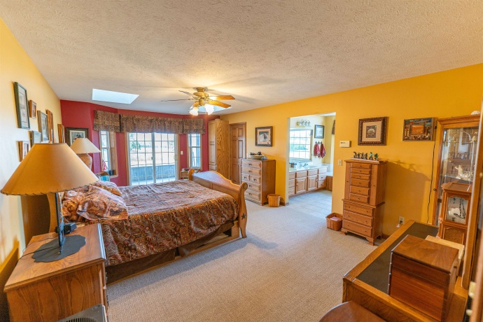 10477 (80 AC) Telegraph, WINNEBAGO, Illinois 61088, 4 Bedrooms Bedrooms, ,3 BathroomsBathrooms,House,For Sale,Telegraph,202506464