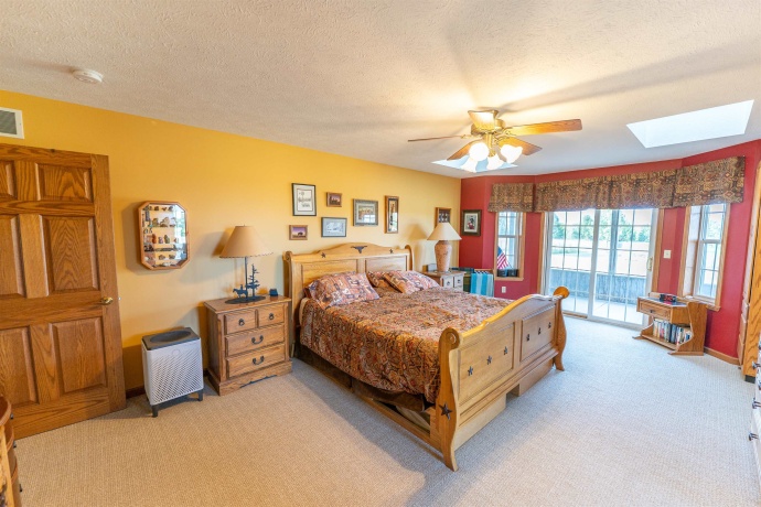 10477 (80 AC) Telegraph, WINNEBAGO, Illinois 61088, 4 Bedrooms Bedrooms, ,3 BathroomsBathrooms,House,For Sale,Telegraph,202506464