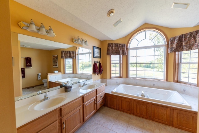 10477 (80 AC) Telegraph, WINNEBAGO, Illinois 61088, 4 Bedrooms Bedrooms, ,3 BathroomsBathrooms,House,For Sale,Telegraph,202506464