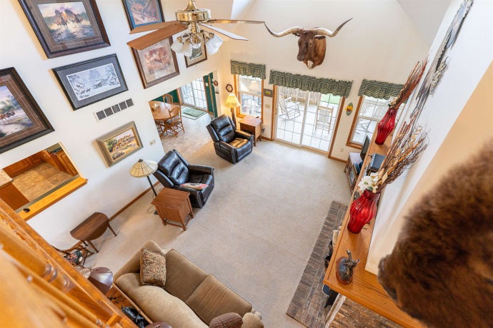 10477 (80 AC) Telegraph, WINNEBAGO, Illinois 61088, 4 Bedrooms Bedrooms, ,3 BathroomsBathrooms,House,For Sale,Telegraph,202506464