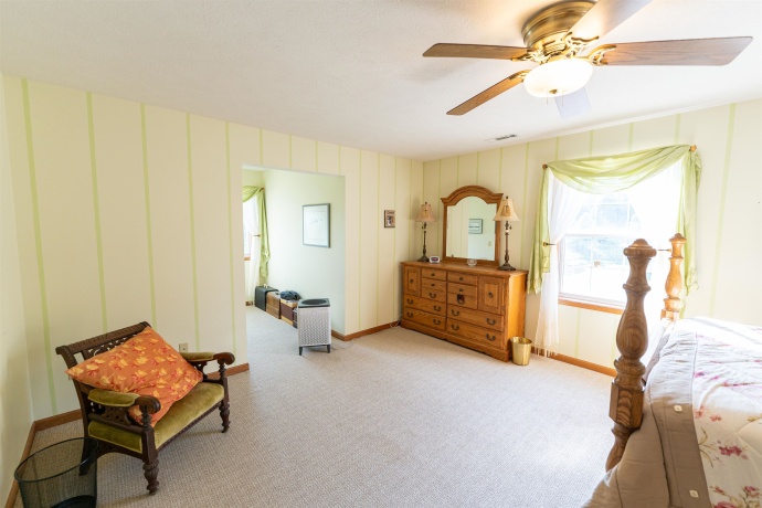 10477 (80 AC) Telegraph, WINNEBAGO, Illinois 61088, 4 Bedrooms Bedrooms, ,3 BathroomsBathrooms,House,For Sale,Telegraph,202506464