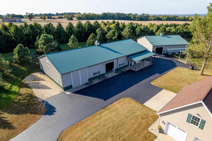 10477 (80 AC) Telegraph, WINNEBAGO, Illinois 61088, 4 Bedrooms Bedrooms, ,3 BathroomsBathrooms,House,For Sale,Telegraph,202506464