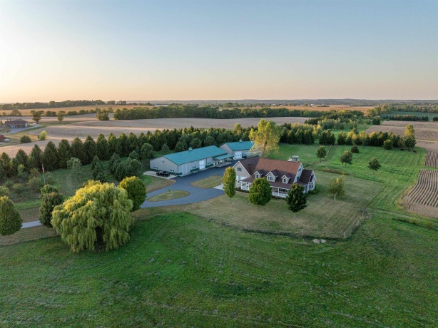 10477 (80 AC) Telegraph, WINNEBAGO, Illinois 61088, 4 Bedrooms Bedrooms, ,3 BathroomsBathrooms,House,For Sale,Telegraph,202506464