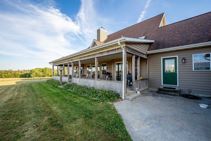 10477 (80 AC) Telegraph, WINNEBAGO, Illinois 61088, 4 Bedrooms Bedrooms, ,3 BathroomsBathrooms,House,For Sale,Telegraph,202506464