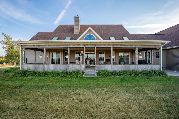 10477 (80 AC) Telegraph, WINNEBAGO, Illinois 61088, 4 Bedrooms Bedrooms, ,3 BathroomsBathrooms,House,For Sale,Telegraph,202506464