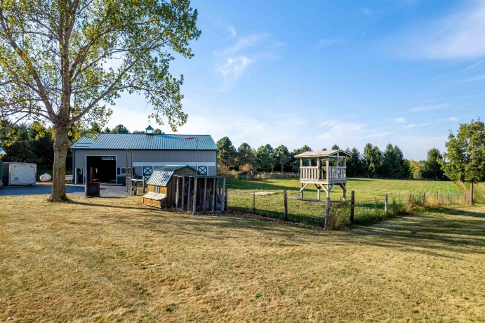 10477 (80 AC) Telegraph, WINNEBAGO, Illinois 61088, 4 Bedrooms Bedrooms, ,3 BathroomsBathrooms,House,For Sale,Telegraph,202506464