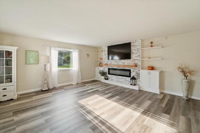 1954 Wisteria, ROCKFORD, Illinois 61107, 3 Bedrooms Bedrooms, ,1 BathroomBathrooms,House,For Sale,Wisteria,202506472