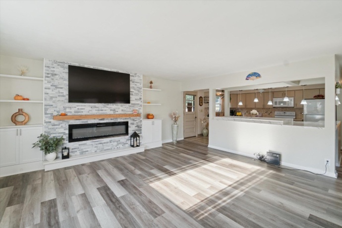 1954 Wisteria, ROCKFORD, Illinois 61107, 3 Bedrooms Bedrooms, ,1 BathroomBathrooms,House,For Sale,Wisteria,202506472