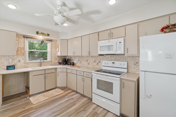 1954 Wisteria, ROCKFORD, Illinois 61107, 3 Bedrooms Bedrooms, ,1 BathroomBathrooms,House,For Sale,Wisteria,202506472