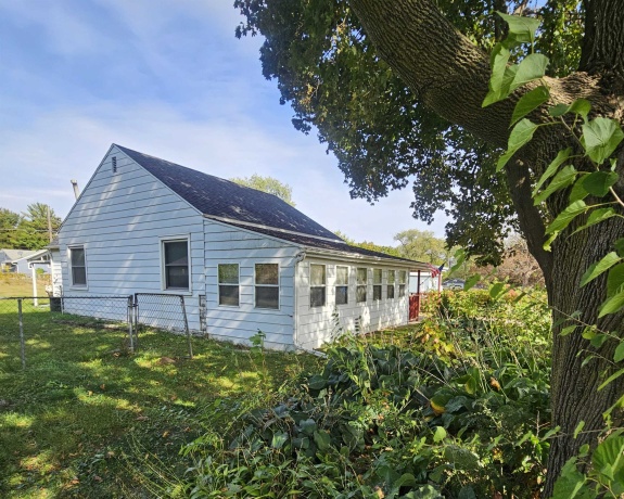 4223 KENNETT, ROCKFORD, Illinois 61101, 2 Bedrooms Bedrooms, ,1 BathroomBathrooms,House,For Sale,KENNETT,202506473