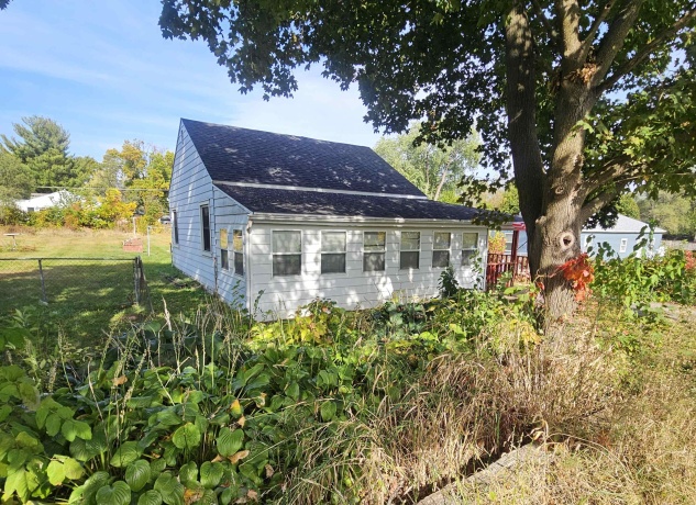 4223 KENNETT, ROCKFORD, Illinois 61101, 2 Bedrooms Bedrooms, ,1 BathroomBathrooms,House,For Sale,KENNETT,202506473