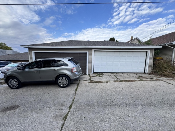 2225 Broadway, ROCKFORD, Illinois 61104, ,3 - 4 Units,For Sale,Broadway,202506475