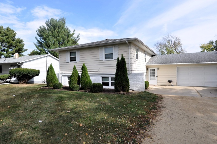 55 GREENFIELD DR #57, FREEPORT, Illinois 61032, ,2 Units,For Sale,GREENFIELD DR #57,202506477