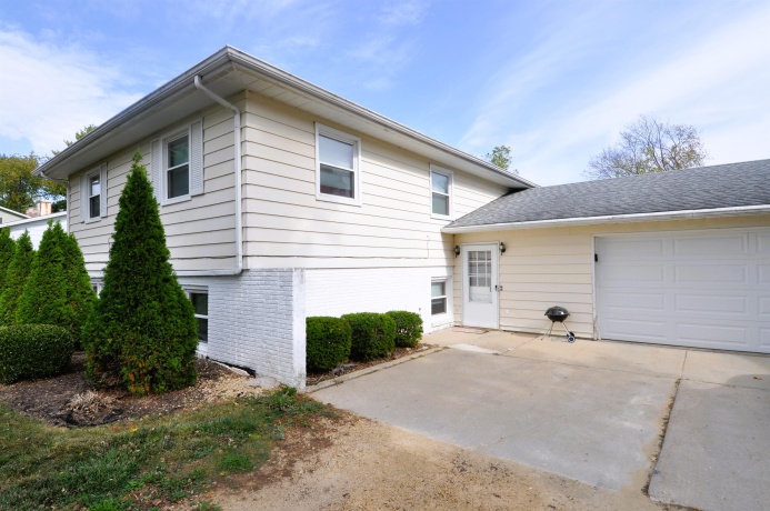 55 GREENFIELD DR #57, FREEPORT, Illinois 61032, ,2 Units,For Sale,GREENFIELD DR #57,202506477