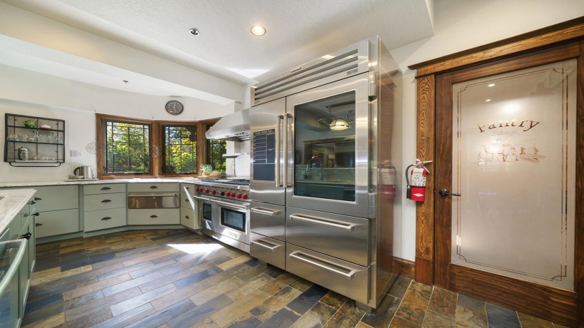 409 State, FRANKLIN GROVE, Illinois 61031, 9 Bedrooms Bedrooms, ,9 BathroomsBathrooms,House,For Sale,State,202506483