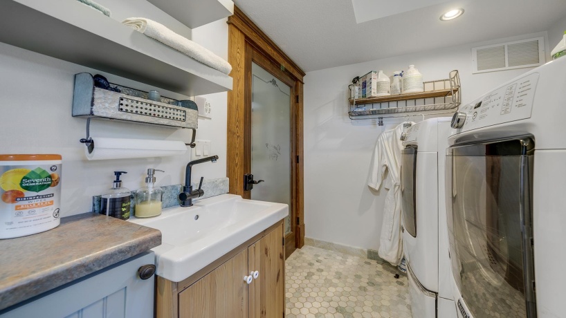 409 State, FRANKLIN GROVE, Illinois 61031, 9 Bedrooms Bedrooms, ,9 BathroomsBathrooms,House,For Sale,State,202506483