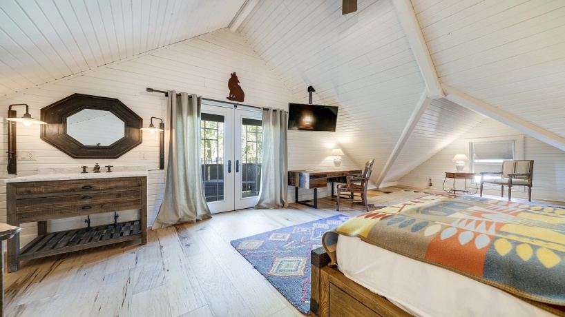 409 State, FRANKLIN GROVE, Illinois 61031, 9 Bedrooms Bedrooms, ,9 BathroomsBathrooms,House,For Sale,State,202506483