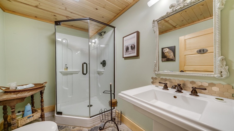 409 State, FRANKLIN GROVE, Illinois 61031, 9 Bedrooms Bedrooms, ,9 BathroomsBathrooms,House,For Sale,State,202506483