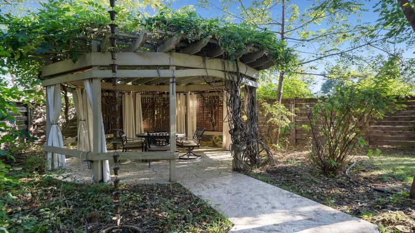 409 State, FRANKLIN GROVE, Illinois 61031, 9 Bedrooms Bedrooms, ,9 BathroomsBathrooms,House,For Sale,State,202506483