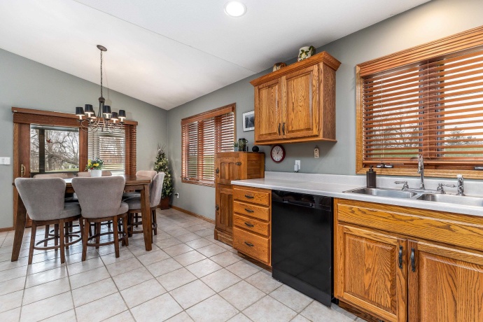 825 Shadow Bluff, GALENA, Illinois 61036, 2 Bedrooms Bedrooms, ,3 BathroomsBathrooms,Condominium,For Sale,Shadow Bluff,202501885