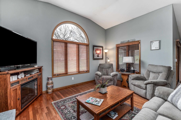 825 Shadow Bluff, GALENA, Illinois 61036, 2 Bedrooms Bedrooms, ,3 BathroomsBathrooms,Condominium,For Sale,Shadow Bluff,202501885