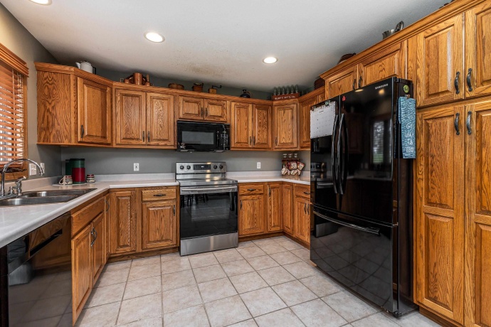 825 Shadow Bluff, GALENA, Illinois 61036, 2 Bedrooms Bedrooms, ,3 BathroomsBathrooms,Condominium,For Sale,Shadow Bluff,202501885