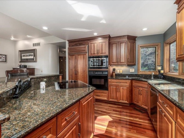 74 Shenandoah, GALENA, Illinois 61036, 4 Bedrooms Bedrooms, ,5 BathroomsBathrooms,House,For Sale,Shenandoah,202401722