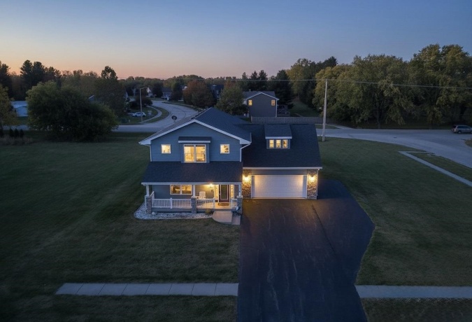 714 Greenlee, WINNEBAGO, Illinois 61088, 3 Bedrooms Bedrooms, ,2 BathroomsBathrooms,House,For Sale,Greenlee,202506493