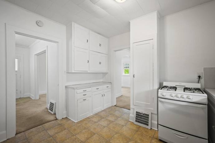 711 Garfield, BELVIDERE, Illinois 61008, 3 Bedrooms Bedrooms, ,1 BathroomBathrooms,House,For Sale,Garfield,202506497