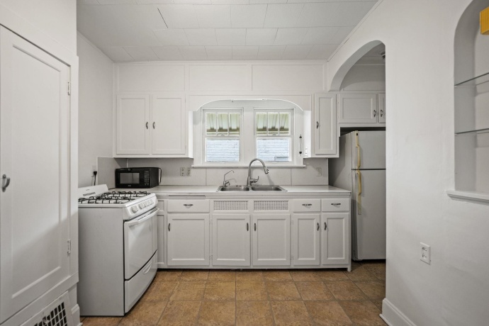 711 Garfield, BELVIDERE, Illinois 61008, 3 Bedrooms Bedrooms, ,1 BathroomBathrooms,House,For Sale,Garfield,202506497