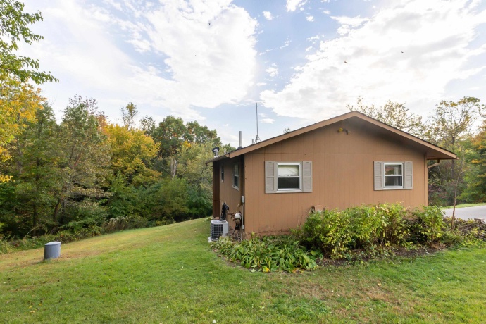 6 Meadow Path, GALENA, Illinois 61036, 3 Bedrooms Bedrooms, ,2 BathroomsBathrooms,House,For Sale,Meadow Path,202506517