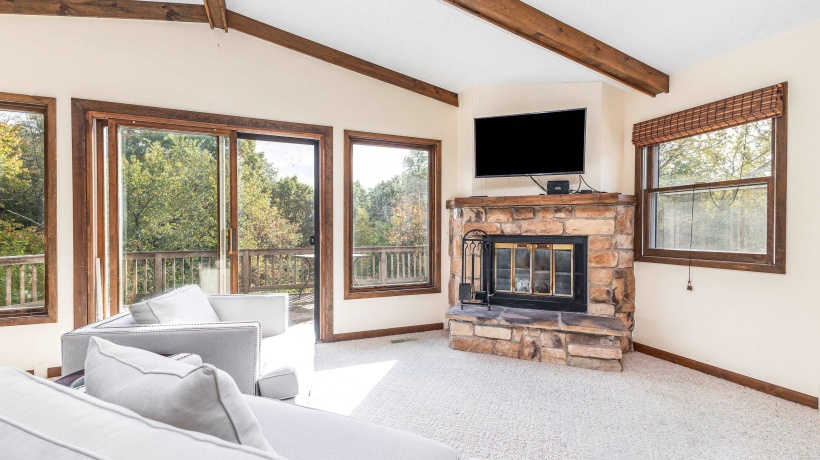 6 Meadow Path, GALENA, Illinois 61036, 3 Bedrooms Bedrooms, ,2 BathroomsBathrooms,House,For Sale,Meadow Path,202506517