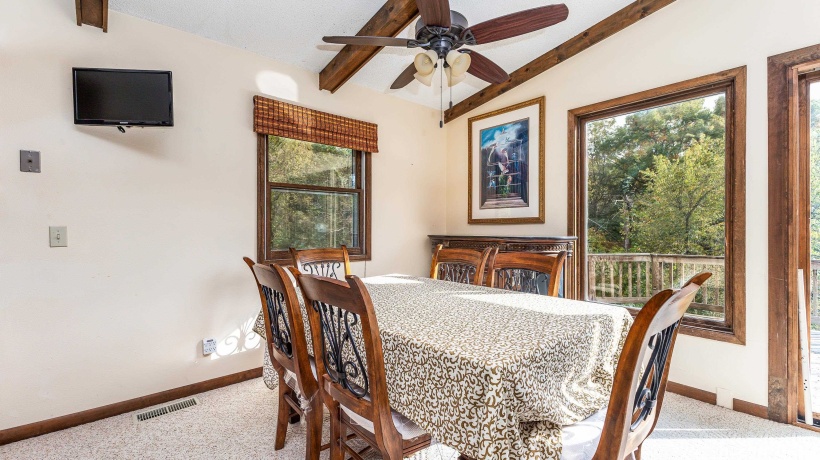 6 Meadow Path, GALENA, Illinois 61036, 3 Bedrooms Bedrooms, ,2 BathroomsBathrooms,House,For Sale,Meadow Path,202506517