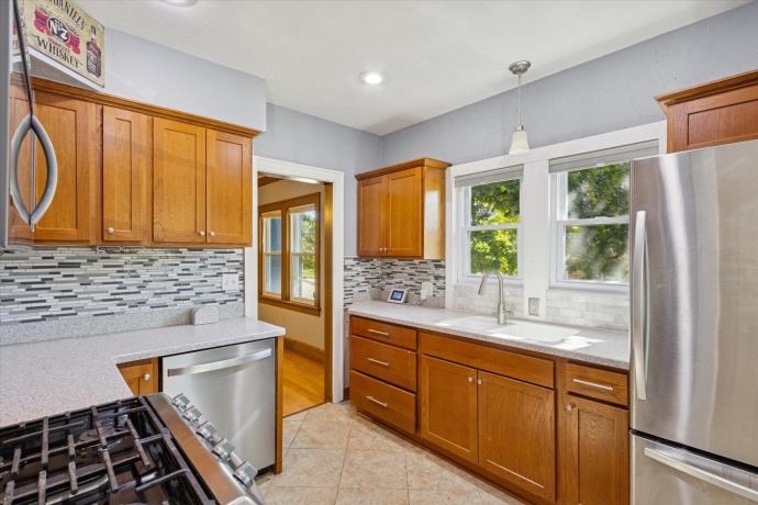 335 St Louis, ROCKFORD, Illinois 61104, 4 Bedrooms Bedrooms, ,2 BathroomsBathrooms,House,For Sale,St Louis,202506354