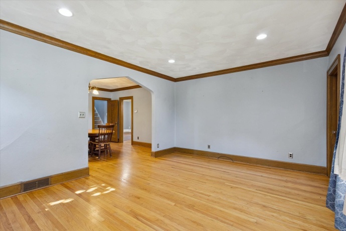 335 St Louis, ROCKFORD, Illinois 61104, 4 Bedrooms Bedrooms, ,2 BathroomsBathrooms,House,For Sale,St Louis,202506354