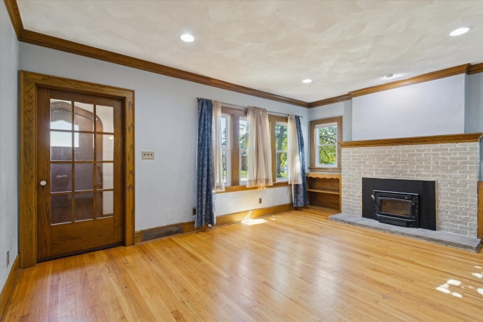 335 St Louis, ROCKFORD, Illinois 61104, 4 Bedrooms Bedrooms, ,2 BathroomsBathrooms,House,For Sale,St Louis,202506354