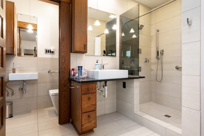 1308 HARLEM, ROCKFORD, Illinois 61103, 6 Bedrooms Bedrooms, ,2 BathroomsBathrooms,House,For Sale,HARLEM,202504912