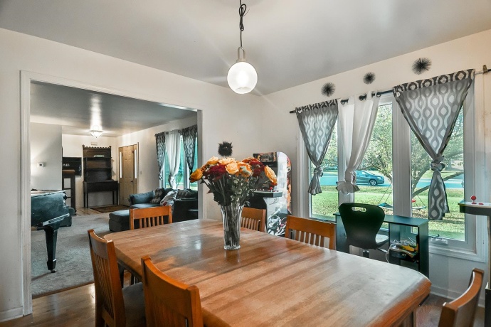 9221 Dirkshire, WOODSTOCK, Illinois 60098, 4 Bedrooms Bedrooms, ,3 BathroomsBathrooms,House,For Sale,Dirkshire,202506546