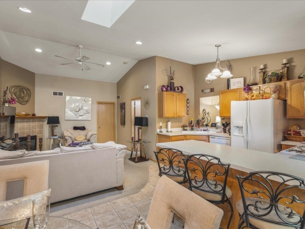 6436 Reanna, LOVES PARK, Illinois 61111, 2 Bedrooms Bedrooms, ,2 BathroomsBathrooms,Condominium,For Sale,Reanna,202506257