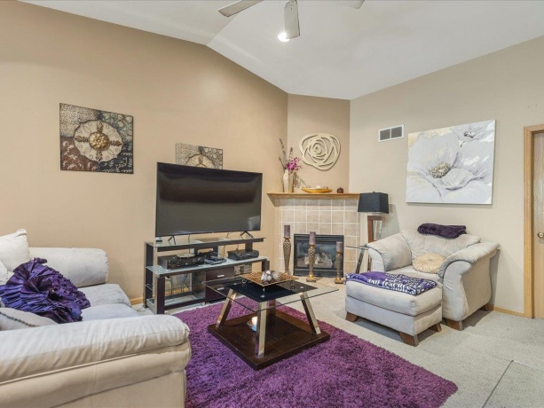 6436 Reanna, LOVES PARK, Illinois 61111, 2 Bedrooms Bedrooms, ,2 BathroomsBathrooms,Condominium,For Sale,Reanna,202506257