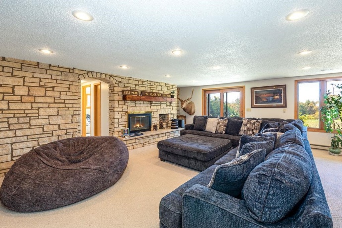 405 Wachter, GALENA, Illinois 61036, 4 Bedrooms Bedrooms, ,3 BathroomsBathrooms,House,For Sale,Wachter,202506549