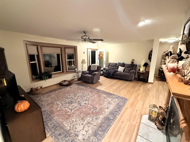 405 Club, BELVIDERE, Illinois 61008, 3 Bedrooms Bedrooms, ,2 BathroomsBathrooms,House,For Sale,Club,202506308