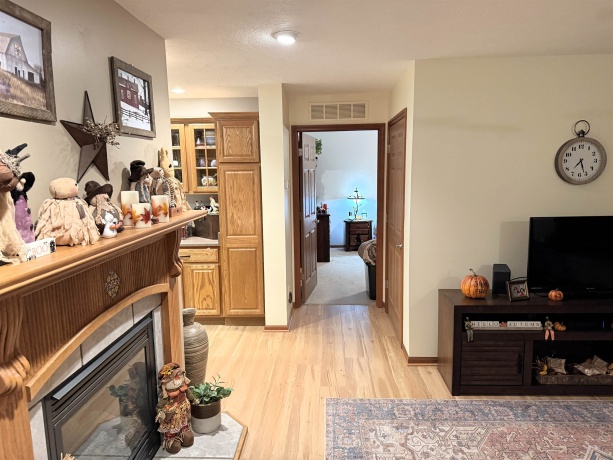 405 Club, BELVIDERE, Illinois 61008, 3 Bedrooms Bedrooms, ,2 BathroomsBathrooms,House,For Sale,Club,202506308