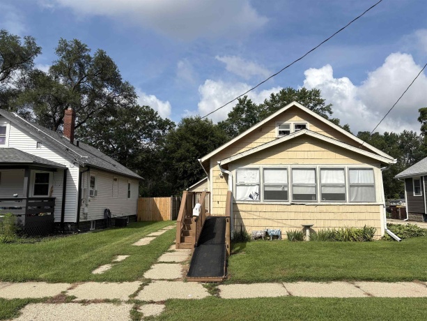 1816 Winnebago, ROCKFORD, Illinois 61103, 2 Bedrooms Bedrooms, ,1 BathroomBathrooms,House,For Sale,Winnebago,202505127